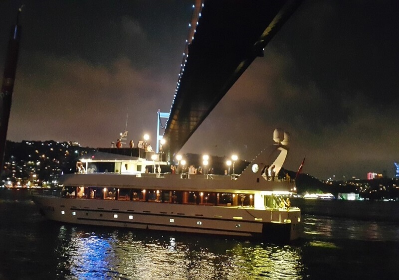 private-boat-cruise private-boat-cruise