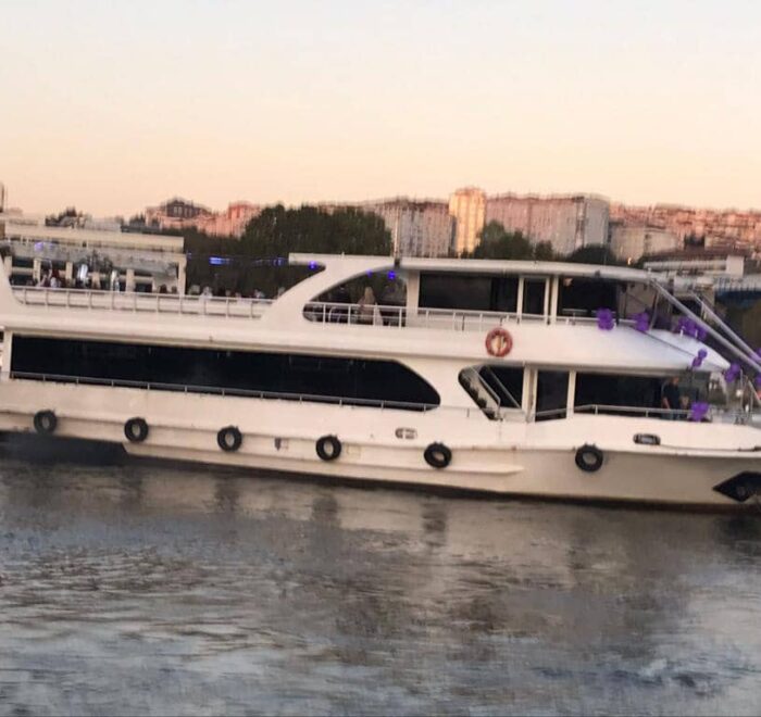 boat cruise istanbul boat